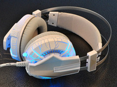 迈世特来袭全球首款爆裂纹发光游戏耳机
