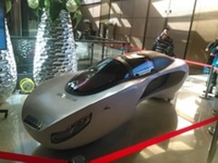 科技改变未来:两个轮子的汽车你见过吗?