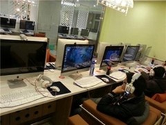 炫光狂徒游戏鼠标提升唐老鸭网咖上座率