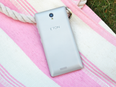 亿通P2超流畅四核4G双卡手机时尚登场