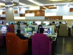 哈尔滨爱尚网咖玩家谈西伯利亚V6耳机