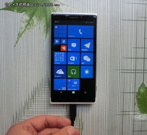 像素更高 Lumia1030配5000万镜头