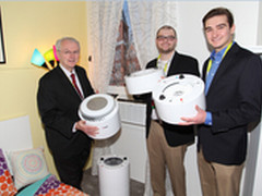 海尔CES展上迎来“州长粉丝” 