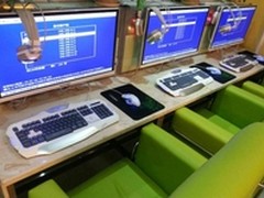 缘中缘网咖业主谈：西伯利亚V6游戏耳机