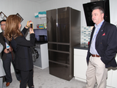 卡萨帝朗度冰箱ces展上获老外点赞