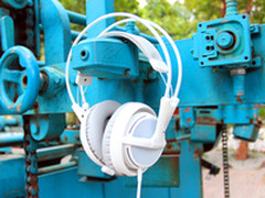 FPS首选 斯博特耳7.1震动发光游戏耳机