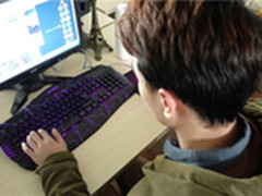 手感极佳 LOL玩家谈炫光爆裂纹游戏键盘