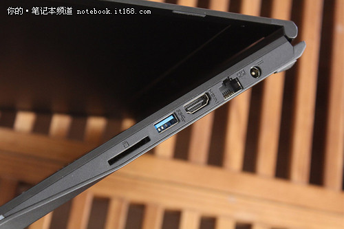 笔记本机身与显卡扩展坞设计