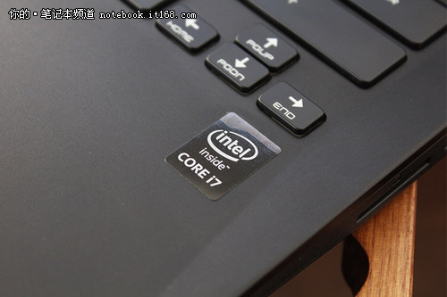 笔记本机身与显卡扩展坞设计