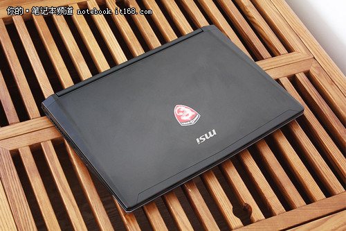 笔记本机身与显卡扩展坞设计