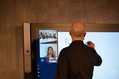 微软玩大的 4K 84英寸巨型Surface Hub