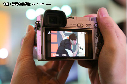 索尼微单a6000 4D对焦 抓年会精彩瞬间