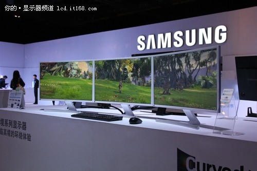 三星全新系列显示器 亮相2015三星论坛