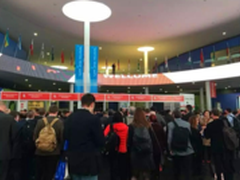 引领续航 亿通多款手机亮相MWC2015 