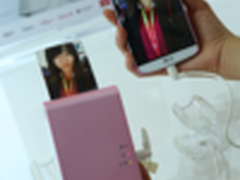 LG趣拍得、便携式蓝牙音箱为家博会增色