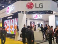 LG携业界超窄边框3.5mm拼接屏亮相IFC