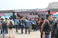 登陆西安高校 大神F1车神挑战赛进行中