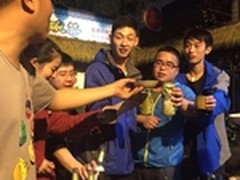 机械师游戏本成都集结 8名骑手誓师壮行
