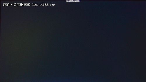 从上图我们可以看出,xl2420g在纯黑画面时屏幕非常黑.