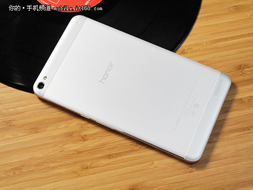 7英寸跨界手机荣耀X2无需抢 现货2238元-IT16