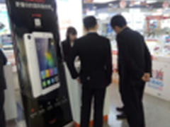 YunOS造指纹2.0 纽曼纽扣成营业厅新宠