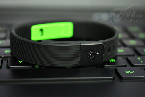 不要每天LOL Razer Nabu-X手环带你跑