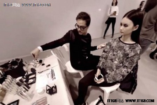 奢侈品牌迪奥3D打印虚拟装置Dior Eyes