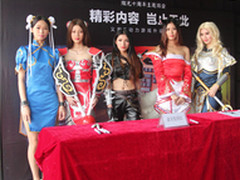 当Coser美女们遇到炫光X系列游戏外设 