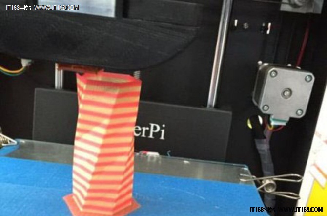 多彩打印世界 德团队研发有色3D打印机