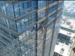 科沃斯擦窗机器人 家政公司的秘密武器