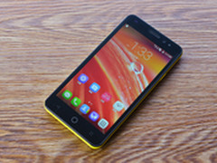 年期时尚手机 TCL乐玩P588L现售599元