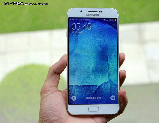 500万像素高清自拍 三星A8更多特性曝光-IT16