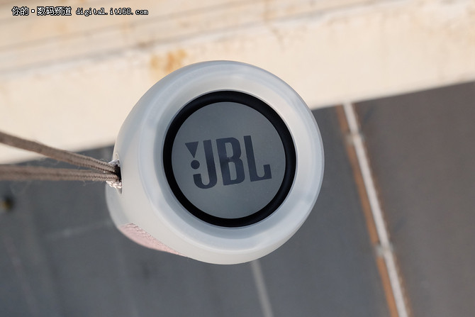 震撼低音看得见 JBL Flip3蓝牙音箱评测