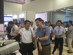 公安部交通管理副局李江平参观科达展台