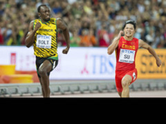 顶级PK 4K相机拍高速运动果冻效应对比