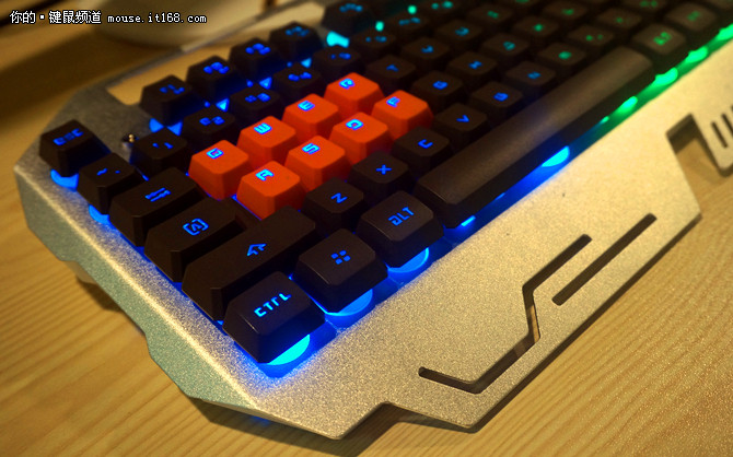 华越网咖首选X7狼印X408光轴游戏键盘