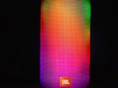 支持自定义炫光 JBL新款蓝牙扬声器上市