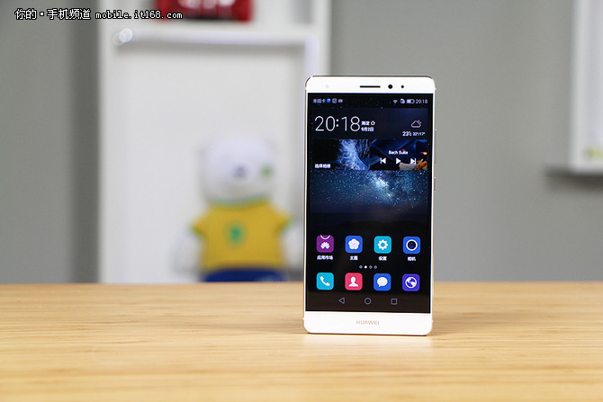 三星S6 edge+领衔 2015年旗舰手机盘点