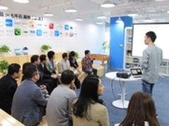 科技部火炬中心副主任杨跃承参观七牛