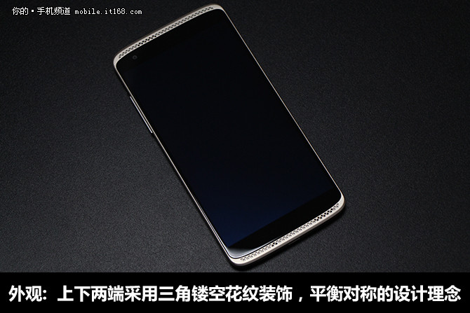 中兴AXON mini外观