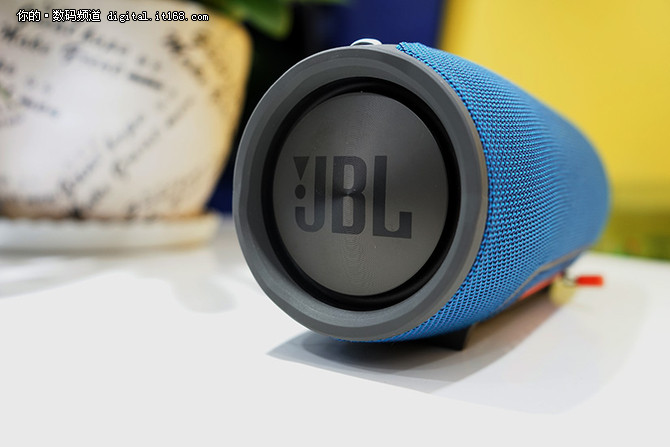 防泼溅大能量 JBL Xtreme蓝牙音箱评测