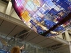 LG全球超大OLED天幕亮相首尔机场引轰动