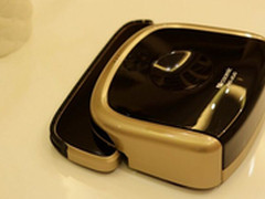 扫地机器人跟谁在挂钩？好想知道！