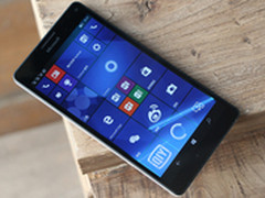 移动办公旗舰 Lumia950国内亮相