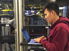 直击乌镇深信服小哥在现场弄啥咧？