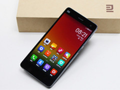 小米手机4底价促销1035元 购机送配件包