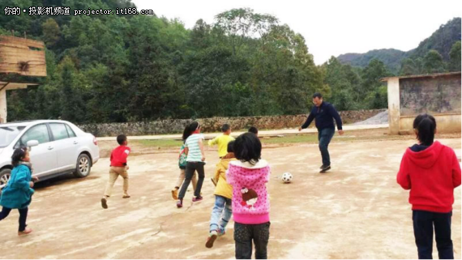 传递正能量 光峰光电广西靖西爱心助学