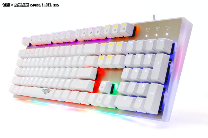 新贵GM350悬浮式炫光机械键盘即将发布
