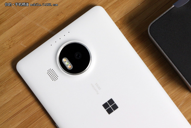 微软Lumia 950XL评测——外观表现