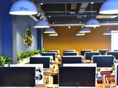 科技前沿—主题性网咖带来极致体验